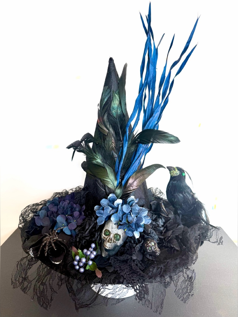 Which hat Victorian one of artisan, black trimmed in blue adult one size